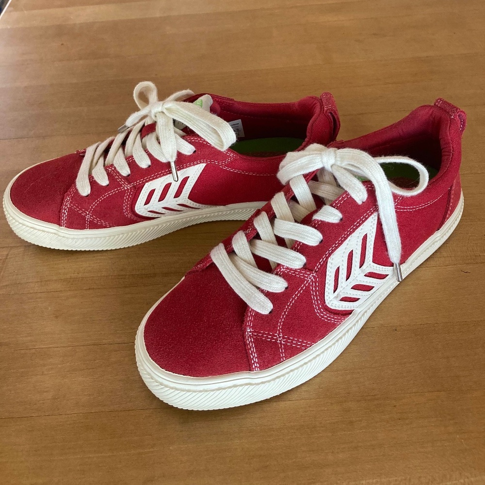 CARIUMA Red Suede & Canvas Sneakers — Size 8 - Like New Condition!